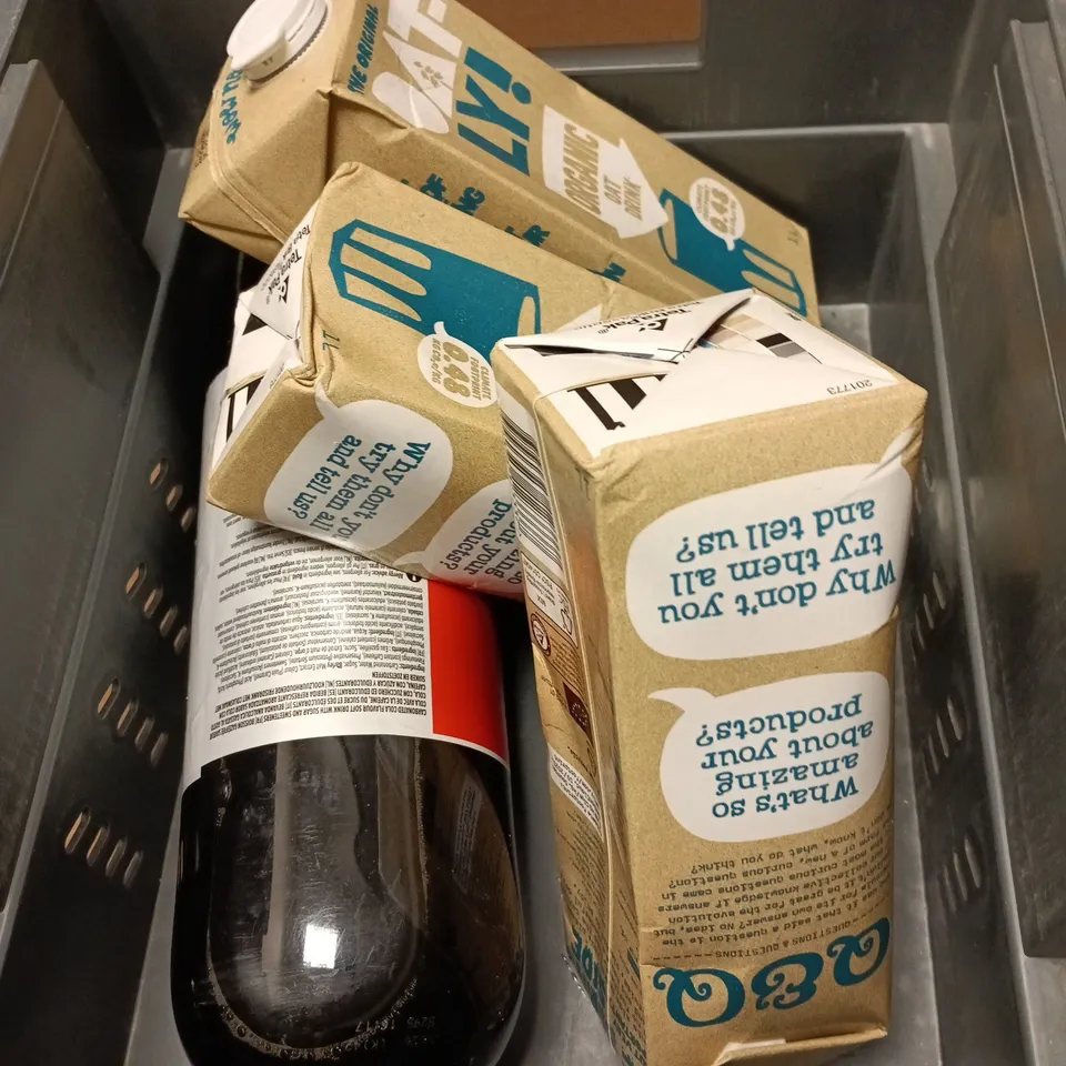 APPROXIMATELY 6 ASSORTED DRINK ITEMS INCLUDING OATLY ORGANIC OAT DRINK , 7UP ZERO SUGAR 