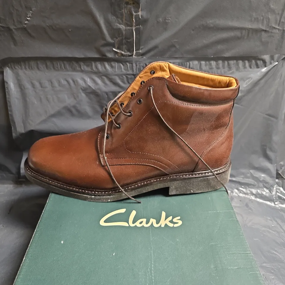 CLARKS MEN'S BROWN LEATHER BOOTS UK 11