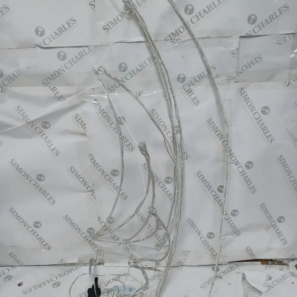 HOME REFLECTIONS INDOOR/OUTDOOR PRE-LIT WALL MOUNTABLE TREE 5FT - COLLECTION ONLY