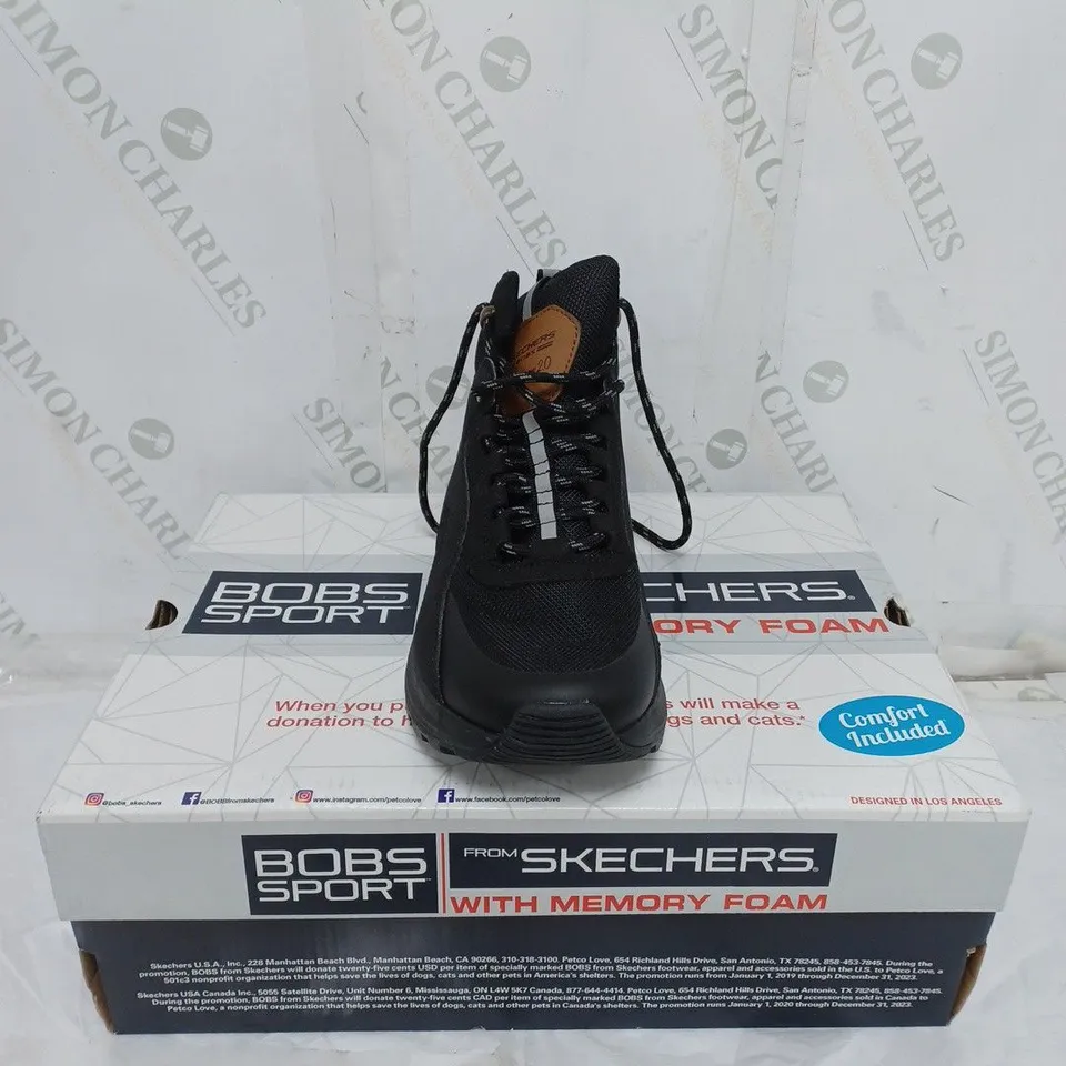 BOXED BOB'S SPORT SPARROW 2.0 FROM SKECHERS MEMORY FOAM LADIES BLACK TRAINERS SIZE 9