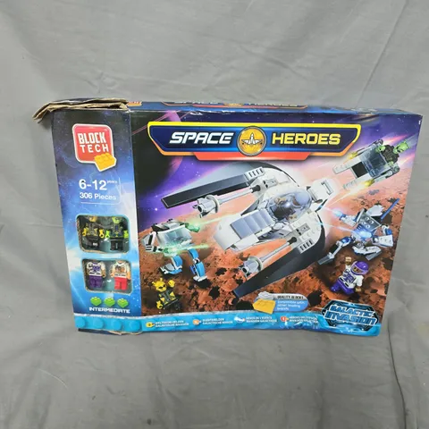 BOXED BLOCK TECH SPACE HEROES SET