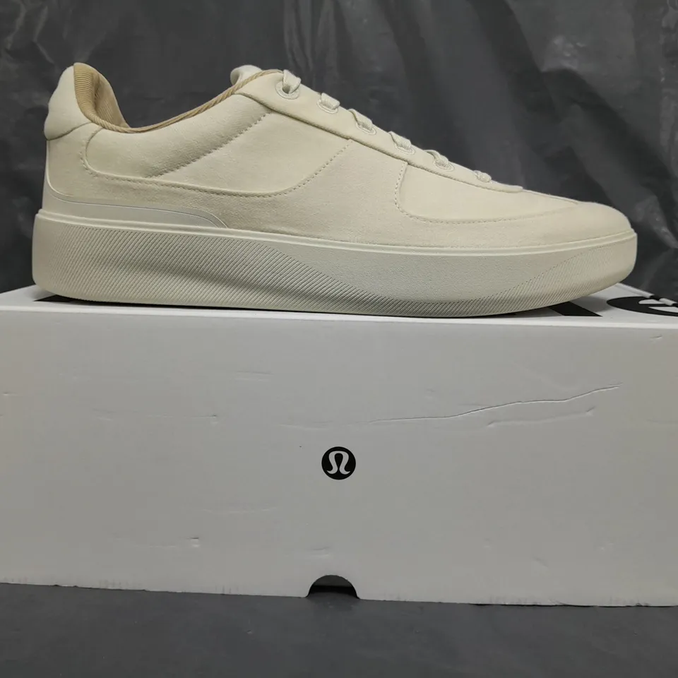 BOXED PAIR OF LULULEMON MEN'S CANVAS CITYVERSE SNEAKERS IN BONE SIZE UK 12.5