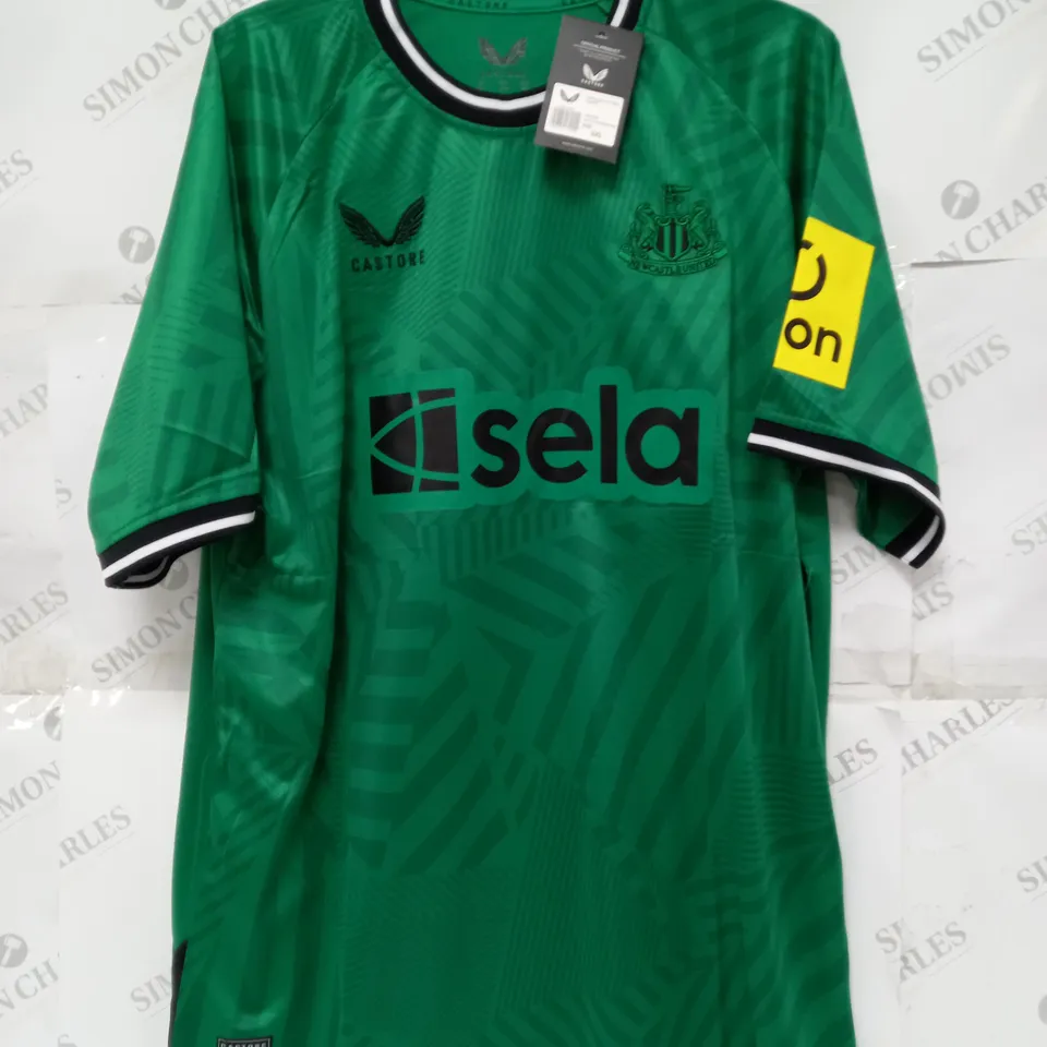 CASTORE NEWCASTLE UNITED SHIRT IN GREEN - 2XL