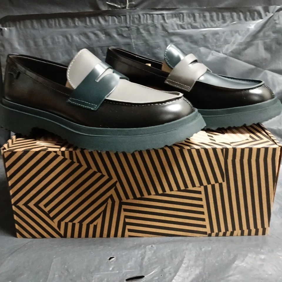 BOXED PAIR OF CAMPER CHUNKY LOAFERS IN BLACK/DARK GREEN/GREY SIZE EU 40