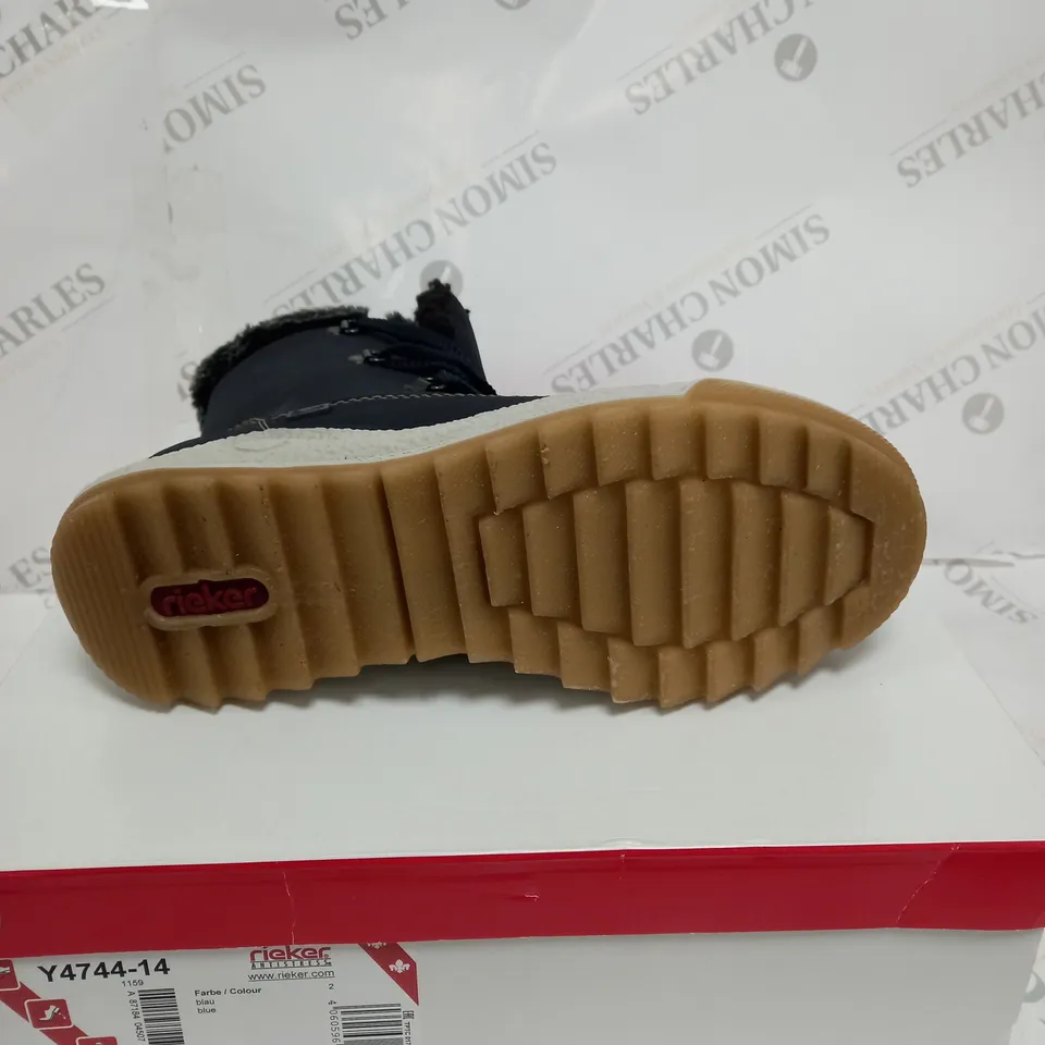 BOXED PAIR OF RIEKER WATER RESISTANT WARM HIKING BOOTS, NAVY - SIZE 8