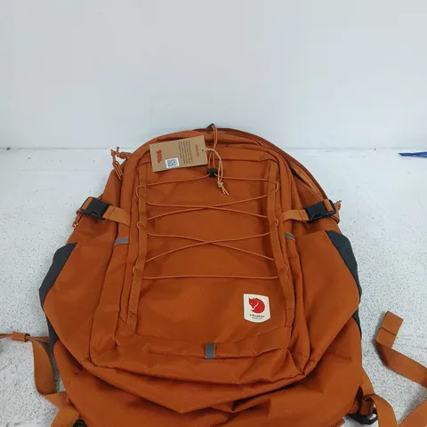 FJΓLLRΓVEN SKULE 28 BACKPACK β TERRACOTTA BROWN