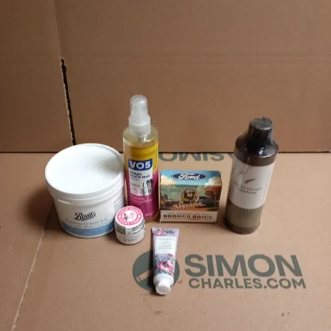 APPROXIMATEY 20 ASSORTED HEALTH AND BEAUTY PRODUCTS TO INCLUDE - VO5 MEGA HOLD GEL SPRAY - DR SQUATCH FORD SOAP BAR AND BOOTS AQUEOUS CREAM