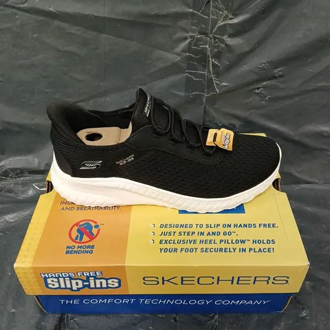 BOXED PAIR OF SKECHERS BOBS SPORT SLIP IN TRAINERS IN BLACK - 4
