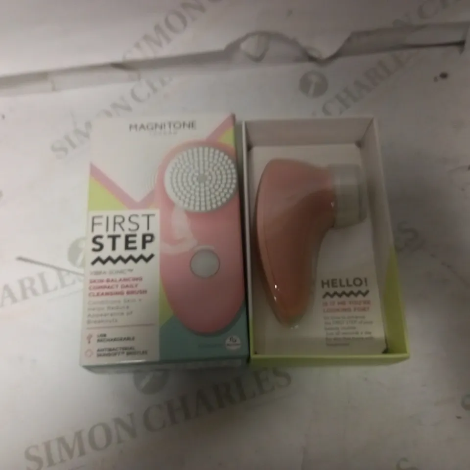 MAGNITONE FIRST STEP CLEANSING BRUSH 