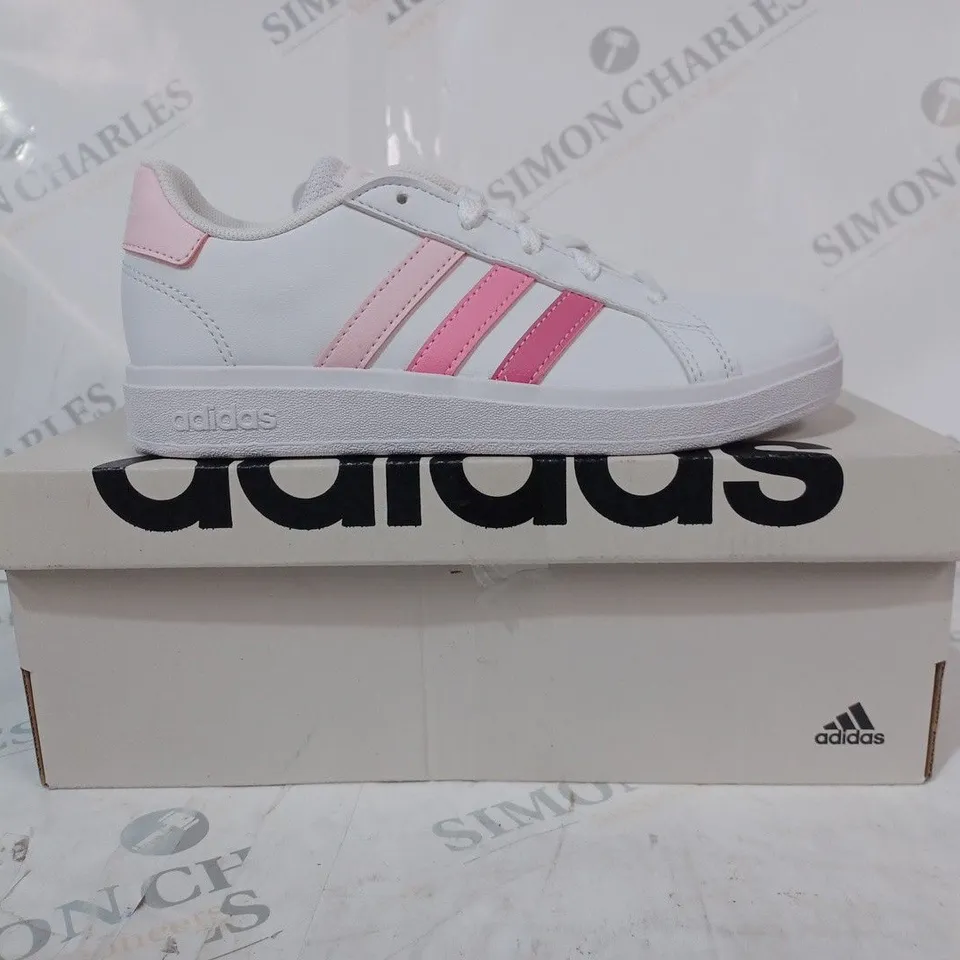 BOXED PAIR OF ADIDAS GRAND COURT 2.0 K SHOES IN WHITE/PINK UK SIZE 1