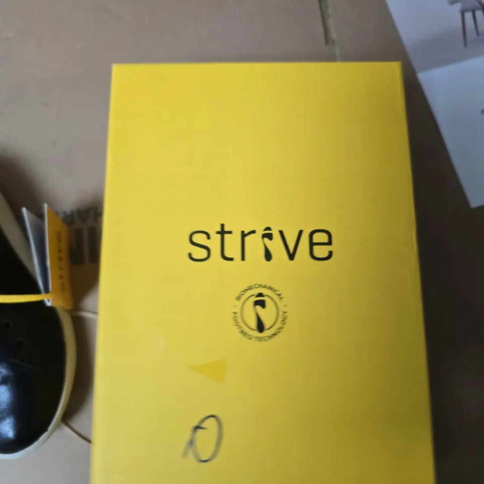 STRIVE BLACK LEATHER TRAINERS – UK 3