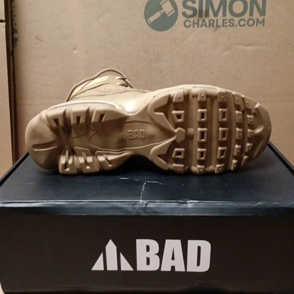 BAD FLASH WORK BOOTS STONE SIZE 8