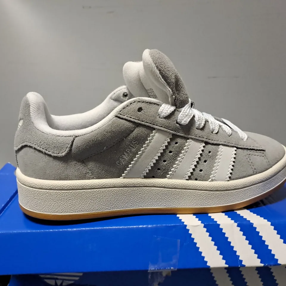 BOXED ADIDAS LIGHT GREY CAMPUS TRAINERS - UK 3 