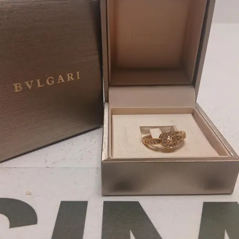BVLGARI RING – PAVÉ GOLD-TONE, IN PRESENTATION BOX