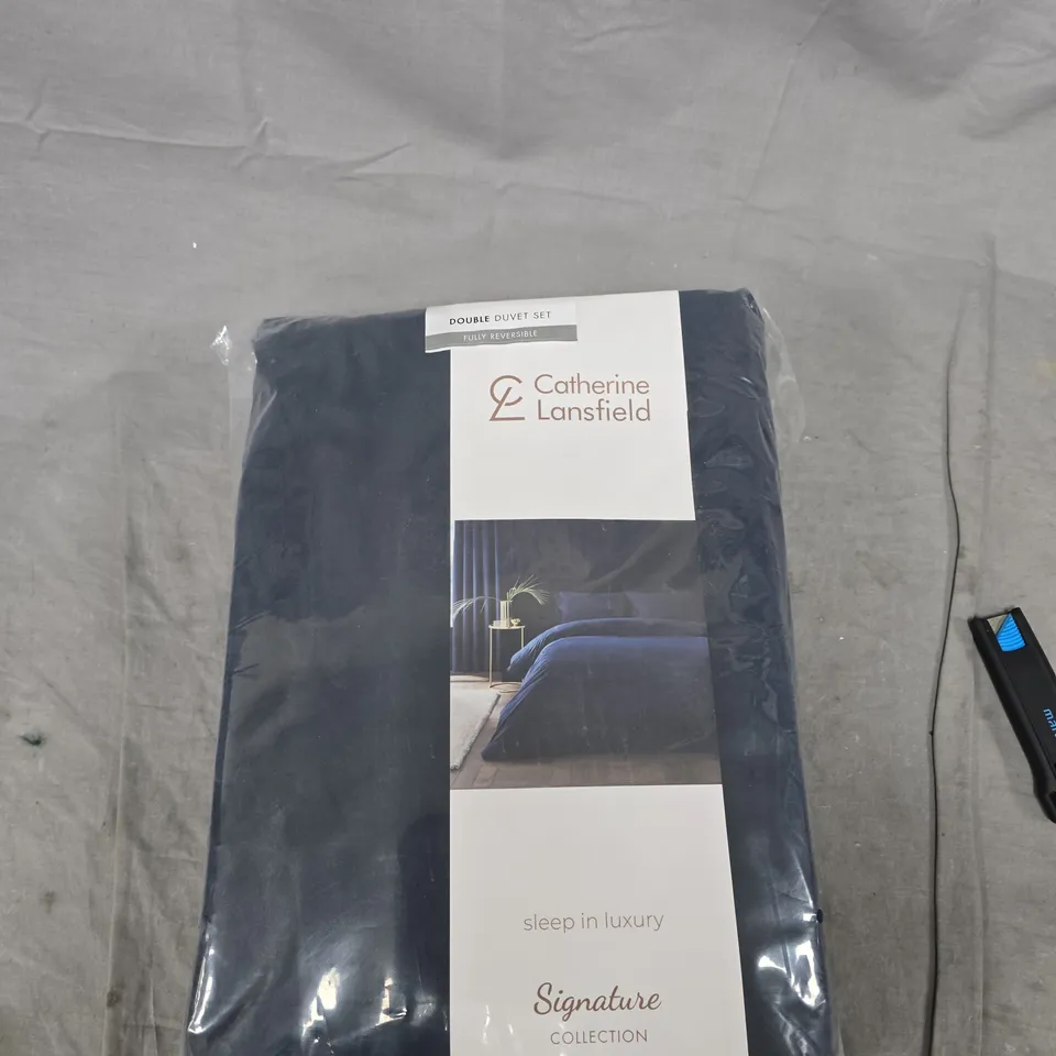 CATHERINE LANSFIELD DOUBLE DUVET SET – SIGNATURE COLLECTION, NAVY (FULLY REVERSIBLE)