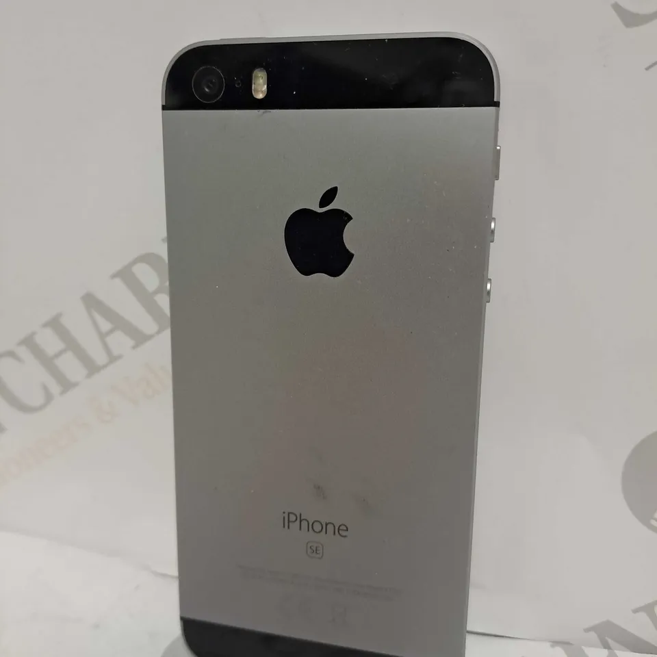 APPLE IPHONE SE SMARTPHONE 