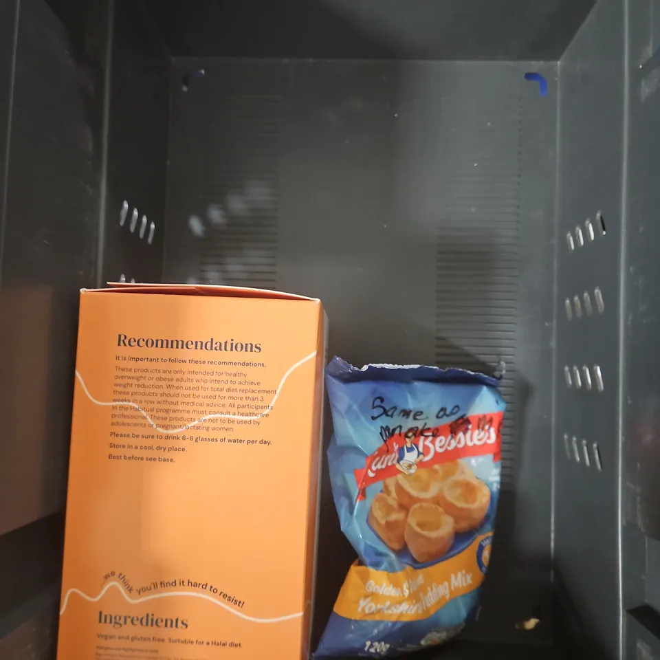 APPROXIMATELY 6 ASSORTED FOOD ITEMS TO INCLUDE - HABITAT SPICED CARROT SOUP - EXHALE DARK ROAST COFFEE - HOTEL CHOCOLATE MINI COLLECTION - ETC