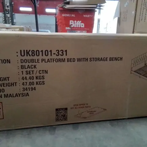 DOUBLE PLATFORM BED WITH STORAGE BENCH  -BLACK-