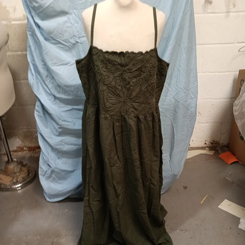 LONG TALL SALLY OLIVE GREEN EMBROIDERED DRESS – UK 18 (EU 46 US 14)