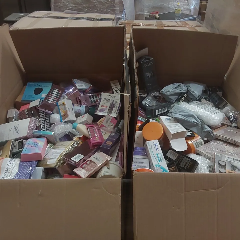 PALLET CONTAINING A VERY LARGE QUANTITY OF COSMETICS ITEMS