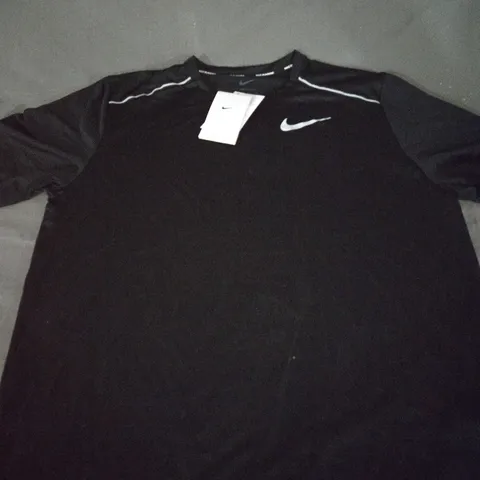 NIKE RUNNING CLASSIC TEE SIZE M