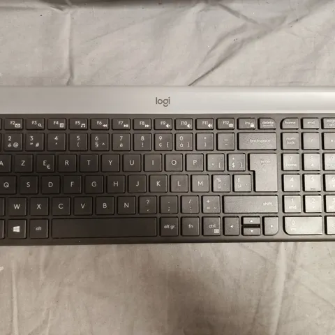 LOGITECH K470 WIRELESS KEYBOARD