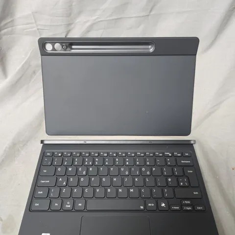 SAMSUNG BOOK COVER KEYBOARD – TABLET CASE WITH KEYBOARD (GALAXY TAB) 