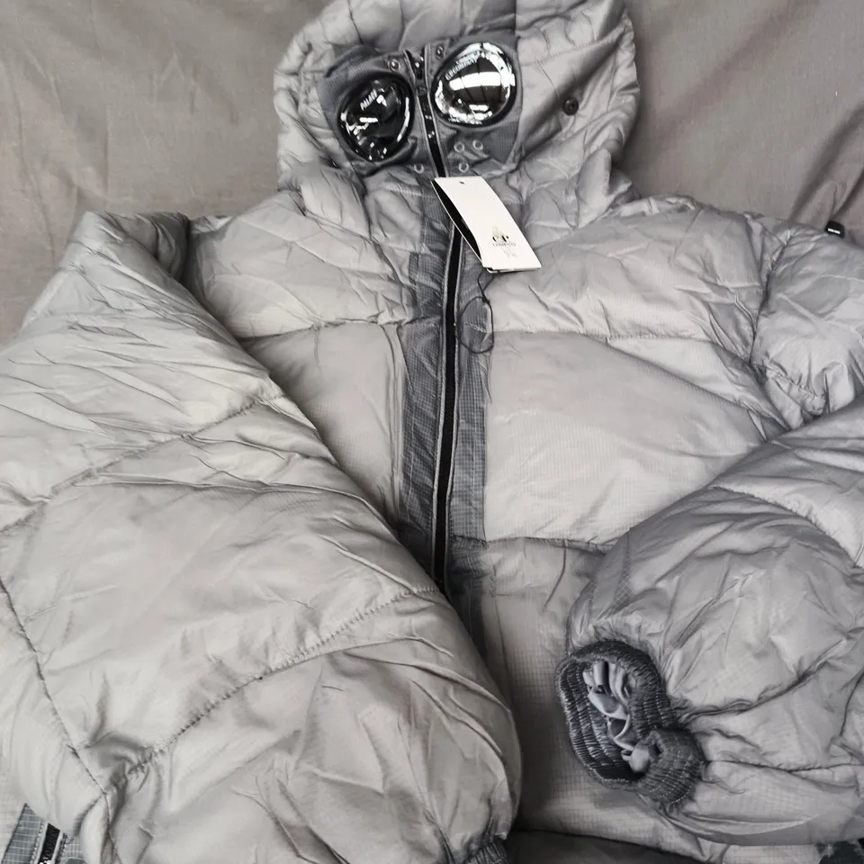 C.P. COMPANY GOGGLE HOODED DOWN JACKET – GREY - LARGE 