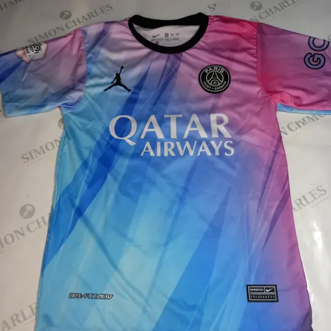 PSG FC FOOTBALL SHIRT WITH MBAPPE 7 SIZE UNSPECIFIED