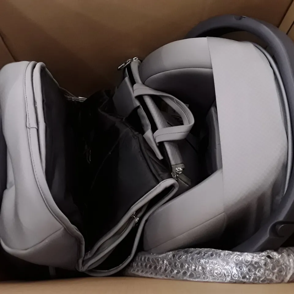 OYSTER 3 LUXURY PUSHCHAIR BUNDLE - SPEARMINT