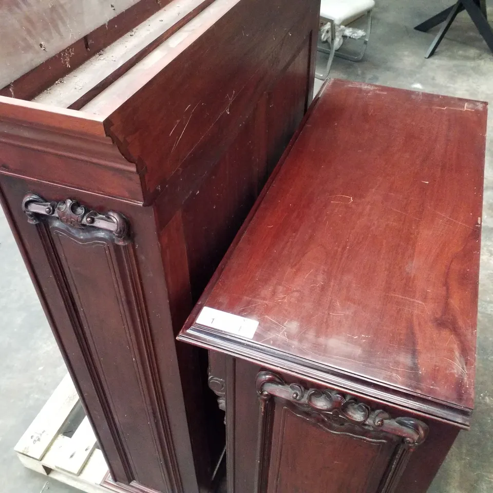 VICTORIAN MAHOGANY VENEER PART GLAZED LOCKABLE BOOKCASE WITH CUPBOARD