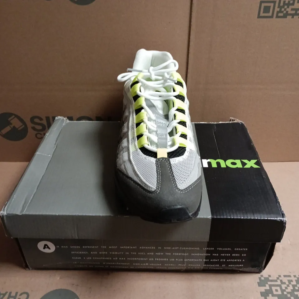 BOXED PAIR OF NIKE AIR MAX 95 TRAINERS - 8.5