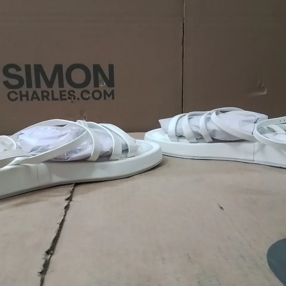 BOXED BRAND NEW APPROXIMATELY 6 SIMPLY BE PHEOBE WIDE SHOES WHITE SIZE 8