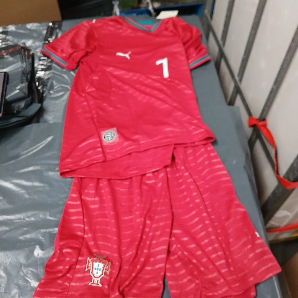 PORTUGAL NATIONAL TEAM FOOTBALL JERSEY – RONALDO NO.7 - SIZE 28