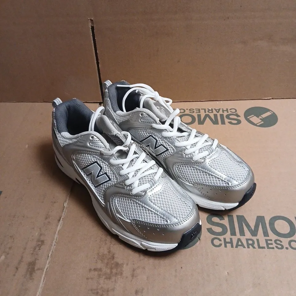 NEW BALANCE MEN'S TRAINERS – GREY/SILVER UK 7 BOXED