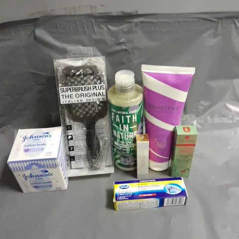 APPROXIMATELY 20 ASSORTED HEALTH & BEAUTY PRODUCTS TO INCLUDE JOHNSON'S BABY COTTON BUDS, SCHOLL ATHLETE'S FOOT CREAM AND FAITH IN NATURE CONDITIONER