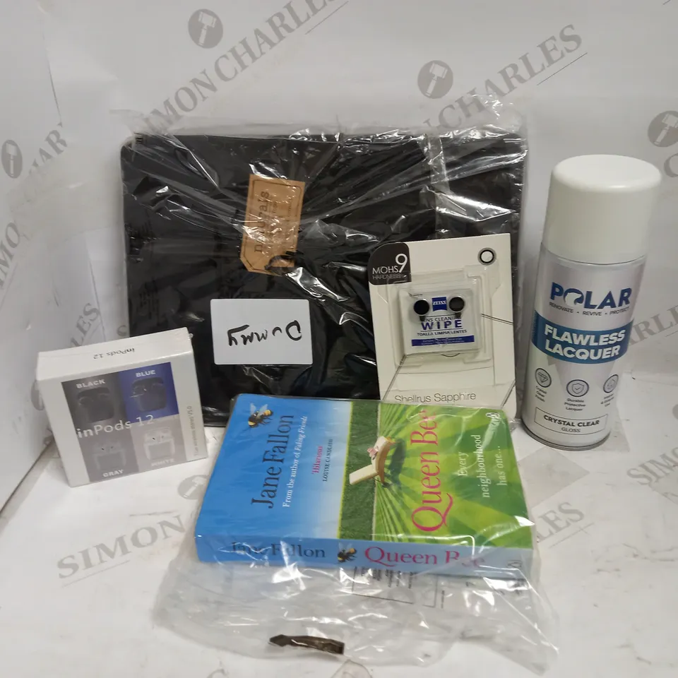 LOT OF APPROXIMATELY 15 ASSORTED HOUSEHOLD ITEMS, TO INCLUDE EARBUDS, LENS PROTECTOR, PLACEMATS, ETC