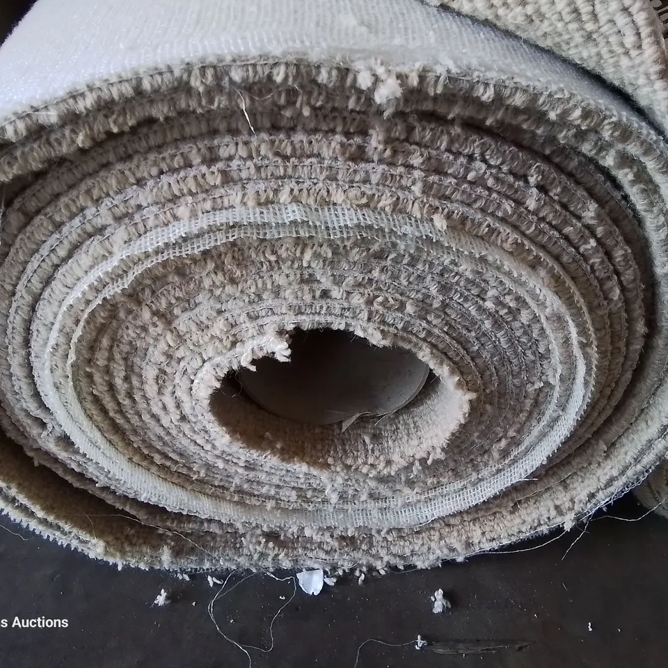 ROLL OF QUALITY LAKELAND HERDWICK CARPET APPROXIMATELY 4M × 13.34M