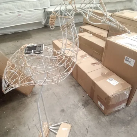 BOXED WIRE LED HERON FIGURE