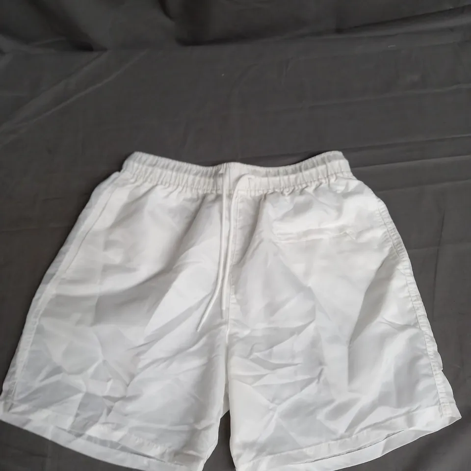 COLLUSION SHORTS IN WHITE SIZE S