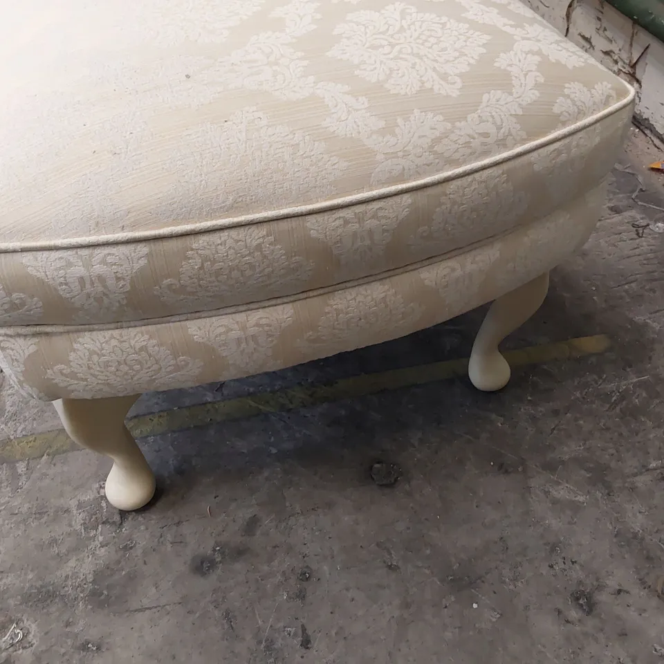 DESIGNER CHAISE LOUNGE BUTTONED CREAM FABRIC