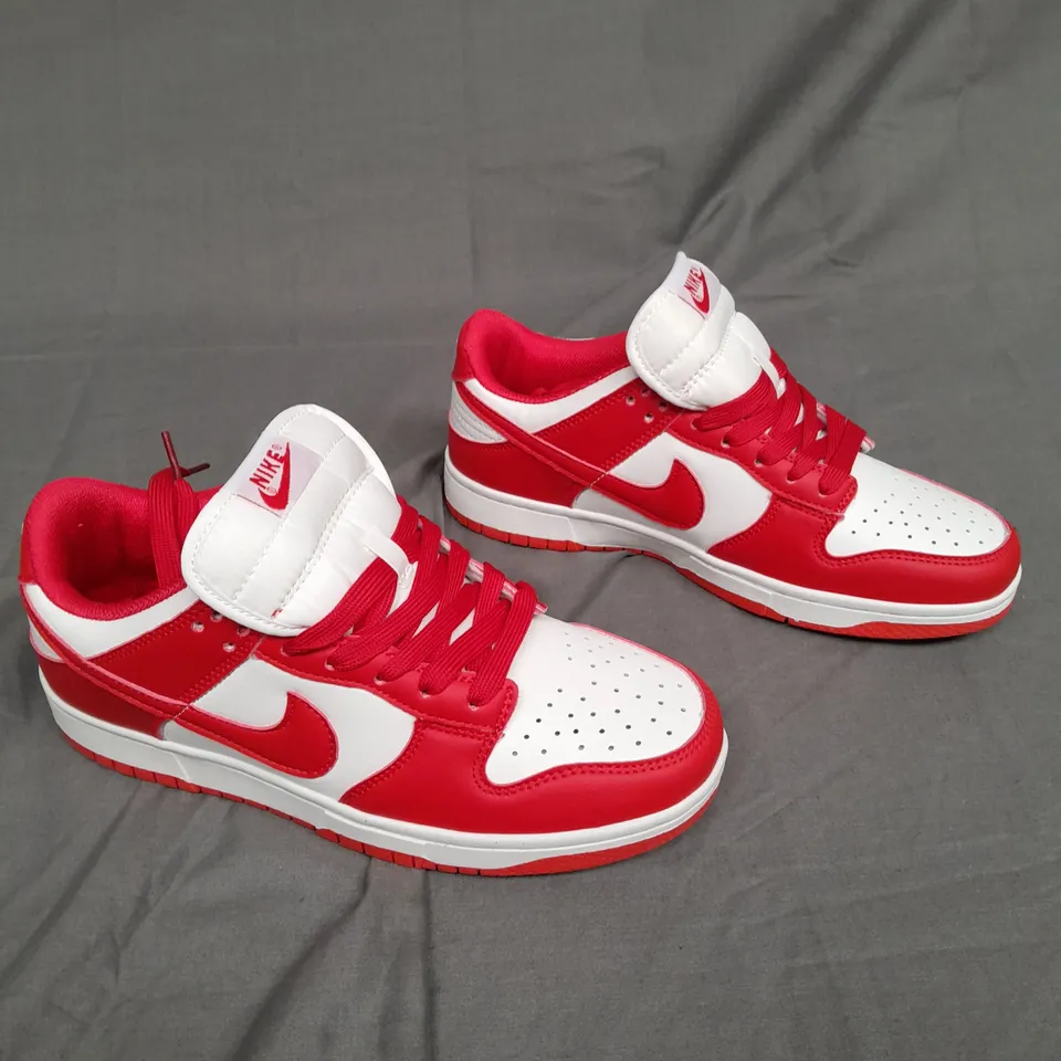 BOXED PAIR OF NIKE DUNKS LOW UNIVERSITY RED SIZE UK 6