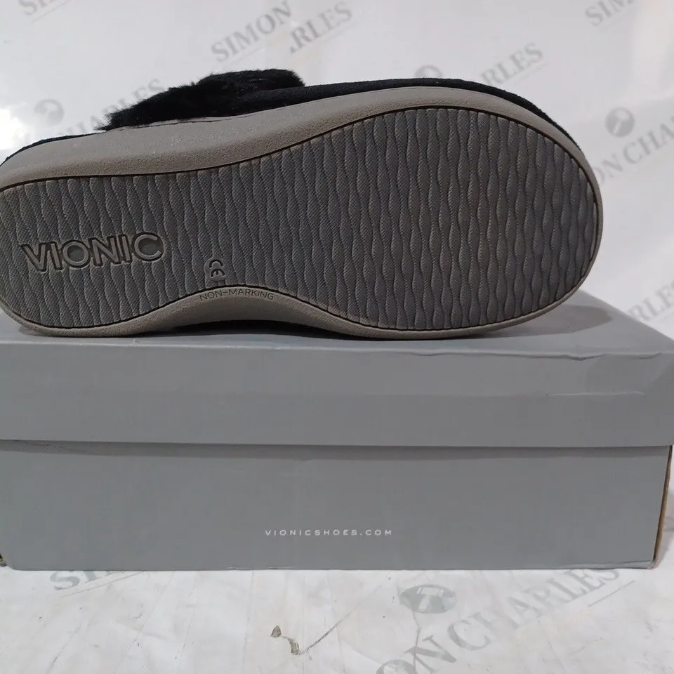 BOXD PAIR OF VIONIC MARIEL SLIPPERS IN BLACK SIZE 7