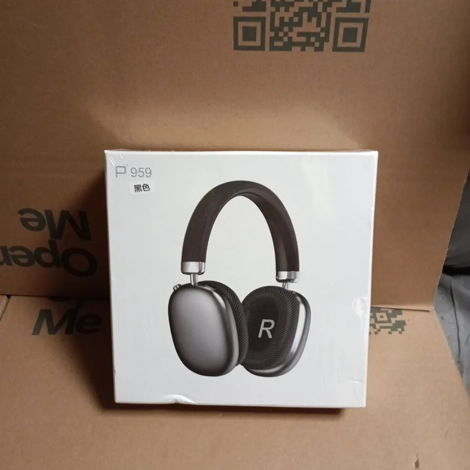 P959 OVER-EAR HEADPHONES – BLACK