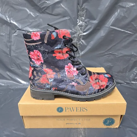 BOXED PAIR OF PAVERS FLORAL BOOTS IN NAVY MULTI - SIZE 7