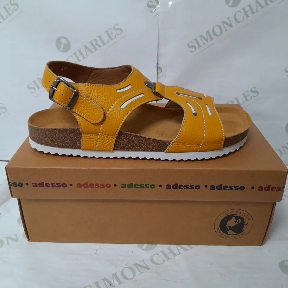 ADESSO LEATHER BROGAN SUNFLOWER SANDAL IN MUSTARD 