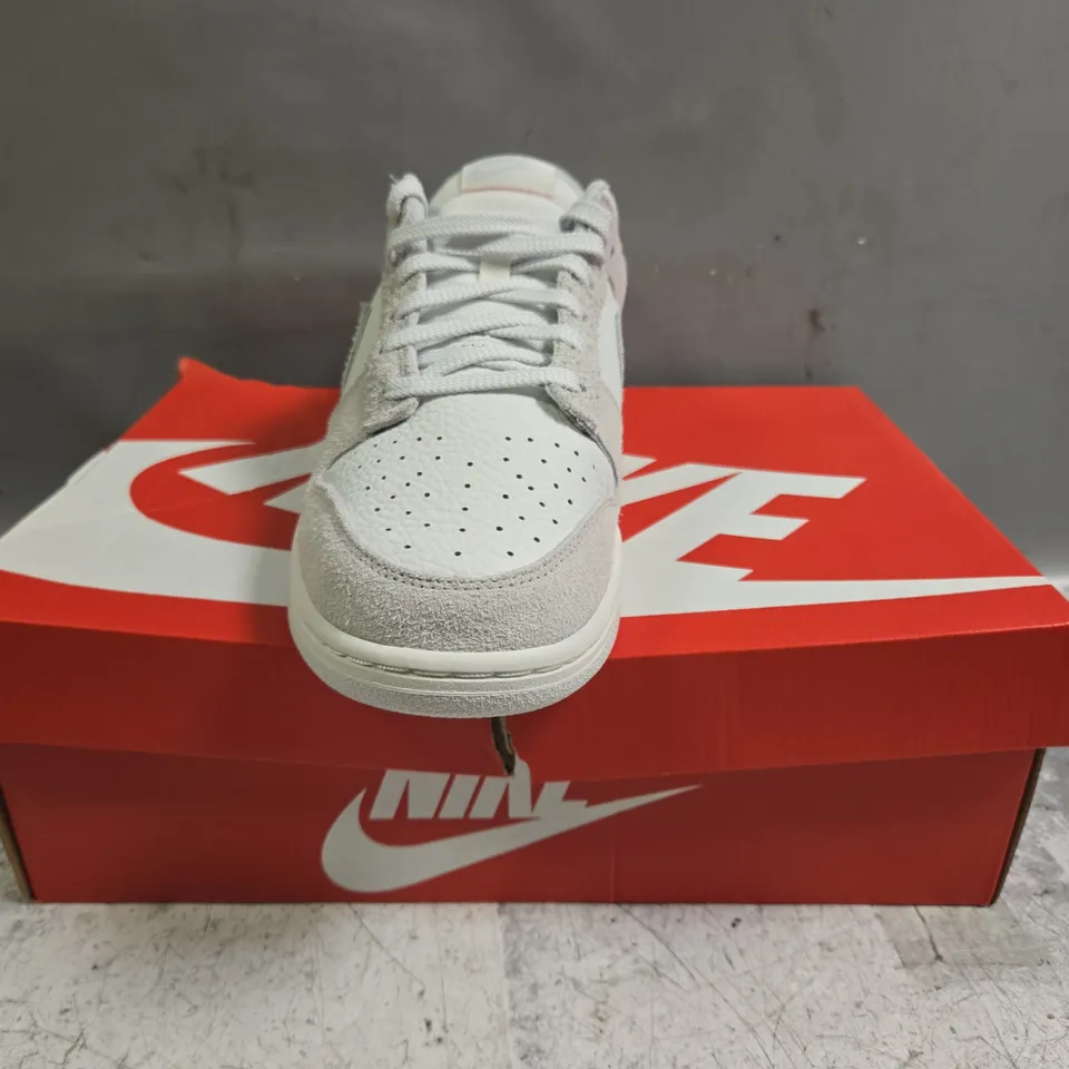 BOXED PAIR OF NIKE DUNK LOW SHOES IN PHOTON DUST/SUMMIT WHITE SIZE UK 10