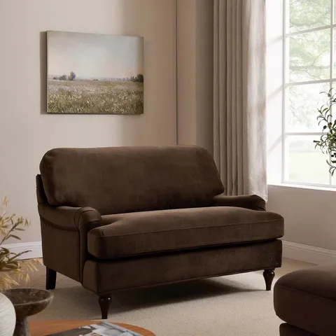 BOXED DUSK HAMPSHIRE LOVESEAT - CAPPUCCINO