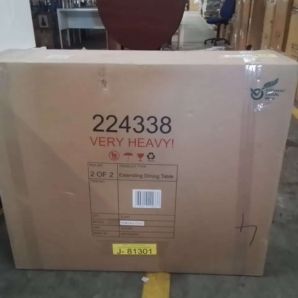 BOXED EXTENDING DINING TABLE (2BOXES