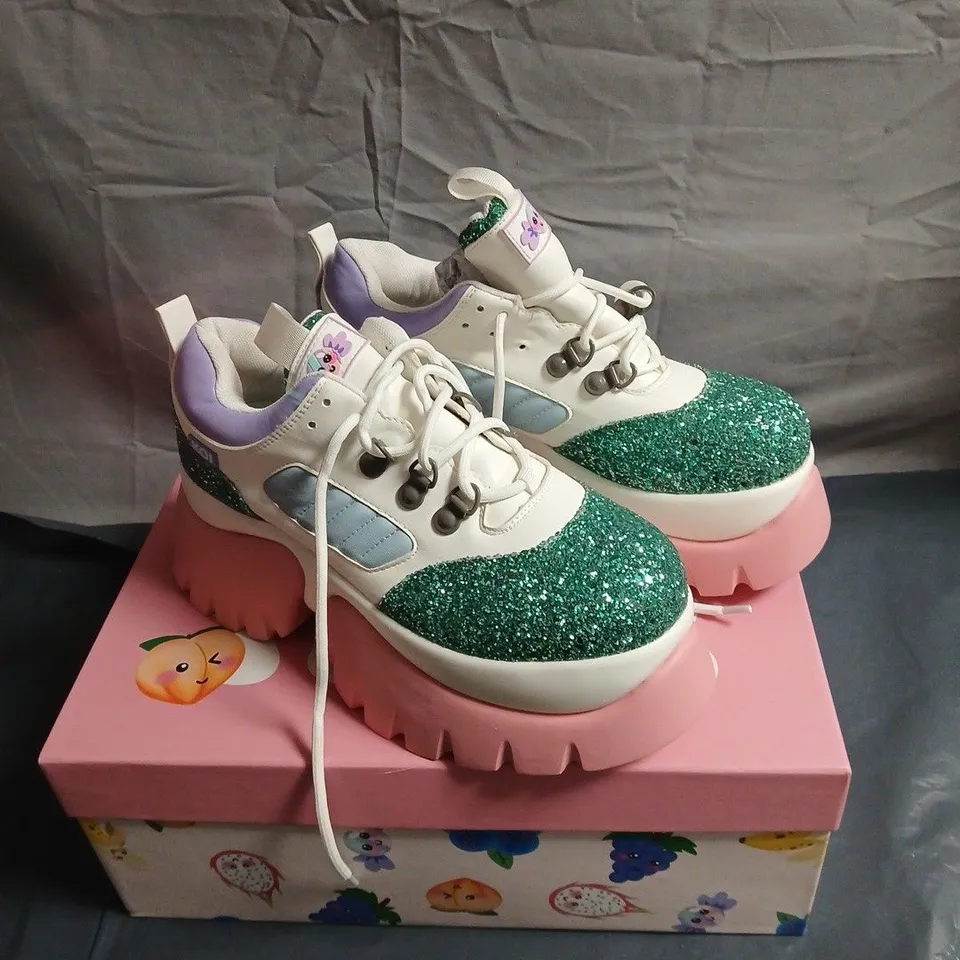 KOI FRUITTI TUTTI GLITTER PLATFORM SNEAKERS – WHITE WITH GREEN GLITTER TOE CAP, PINK SOLE SIZE 7